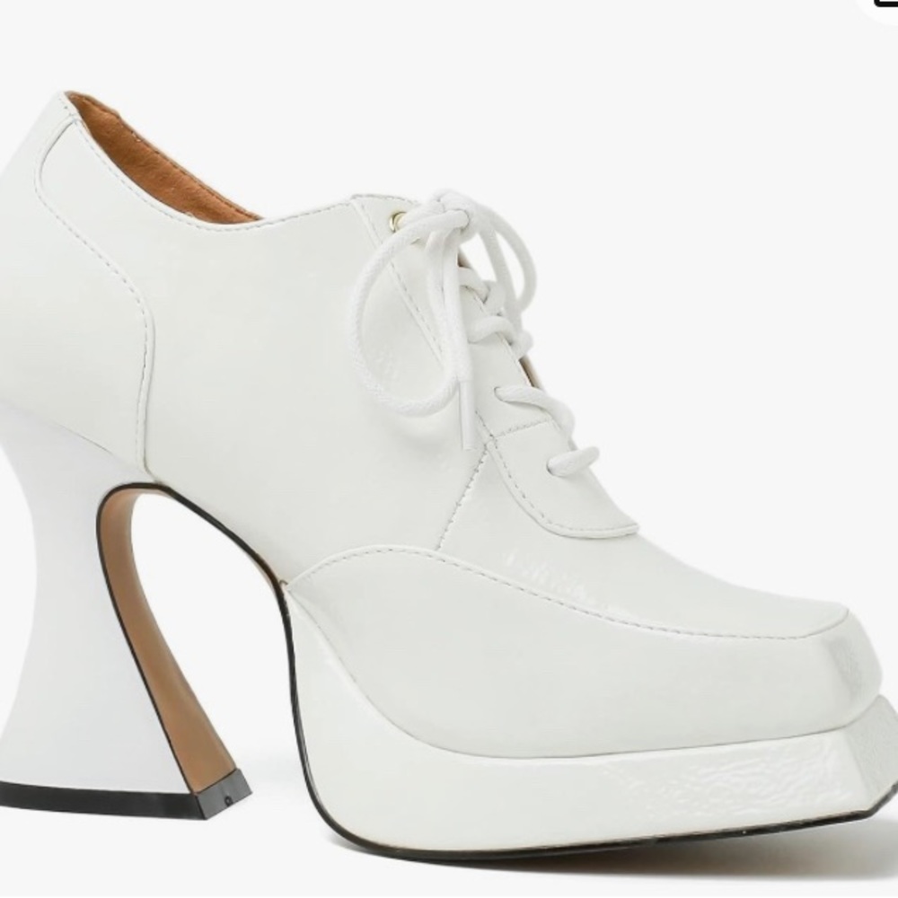 Women’s high heeled ankle bootie with square toe platform